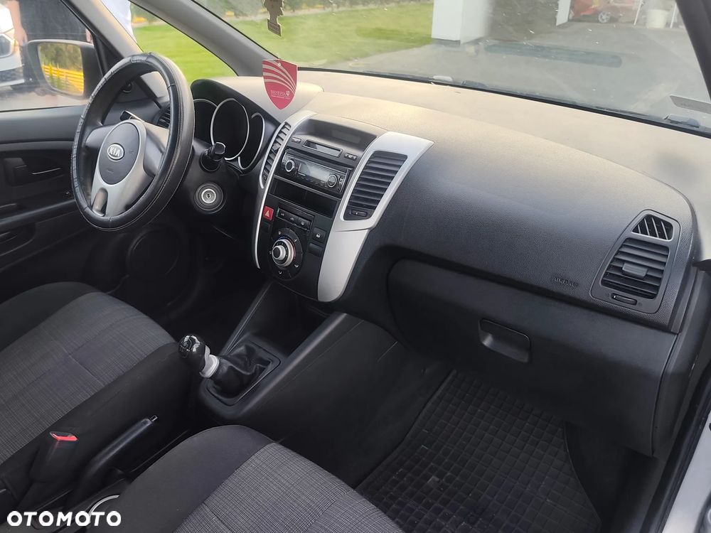 Kia Venga - 12