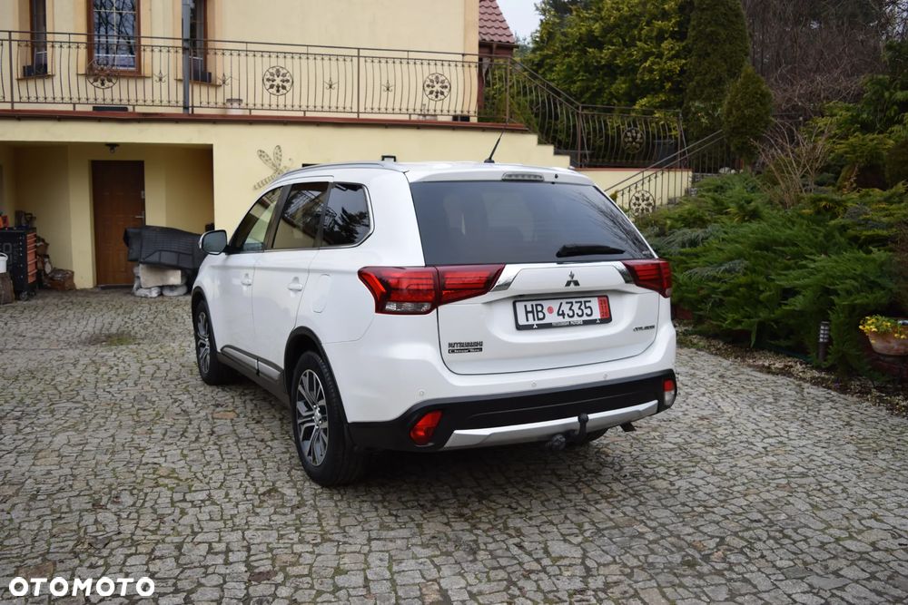 Mitsubishi Outlander 2.2 DI-D 4WD Plus - 6