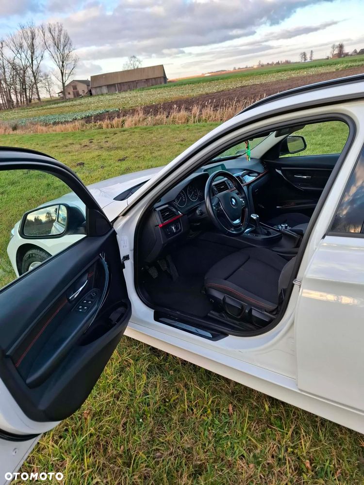 BMW Seria 3 318d Sport Line - 17