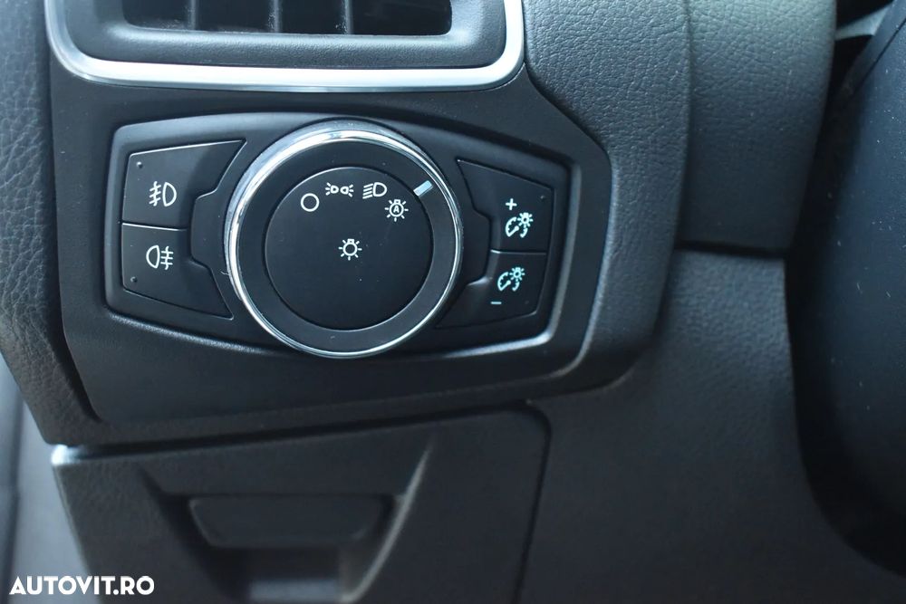 Ford Focus 1.6 TDCI DPF Titanium - 24