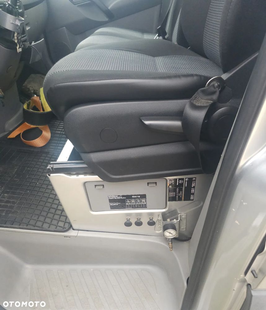 Mercedes-Benz 316 - 10