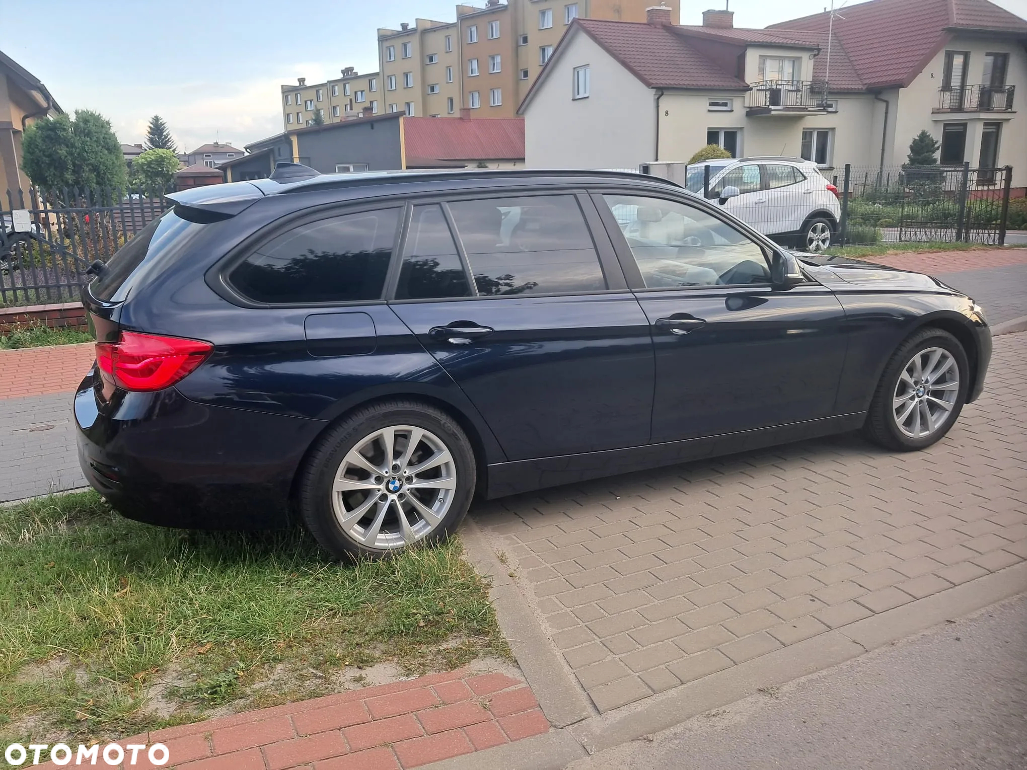 BMW Seria 3 330d M Sport - 6