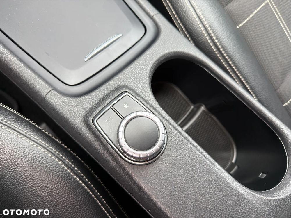Mercedes-Benz CLA 200 d 7G-DCT - 29