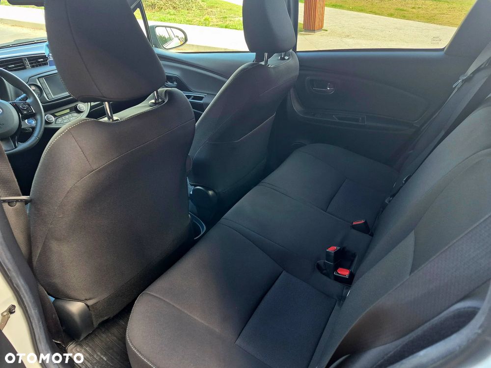 Toyota Yaris Hybrid 100 Selection - 10