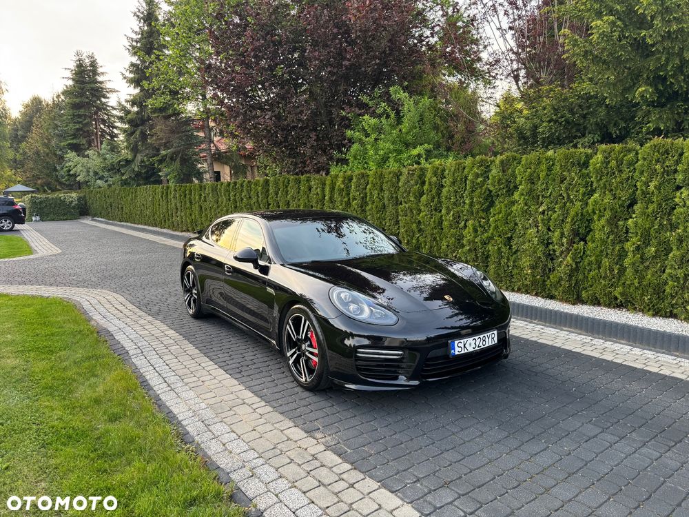 Porsche Panamera - 1