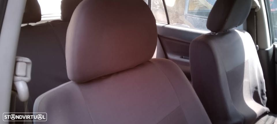 Mitsubishi Lancer SW 1.6 Intense GPL - 6