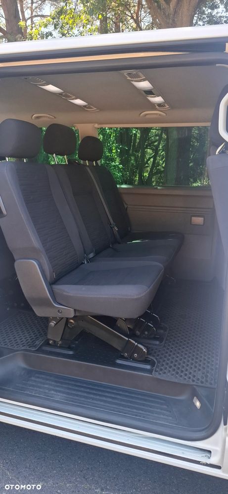Volkswagen Caravelle - 6