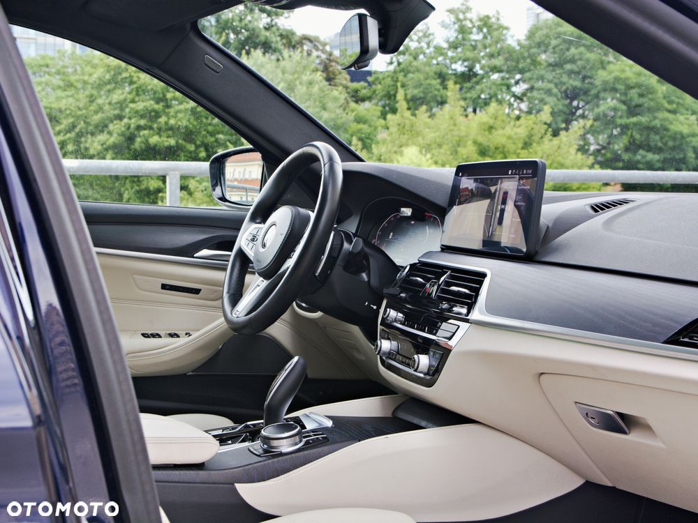 BMW Seria 5 540i xDrive - 4