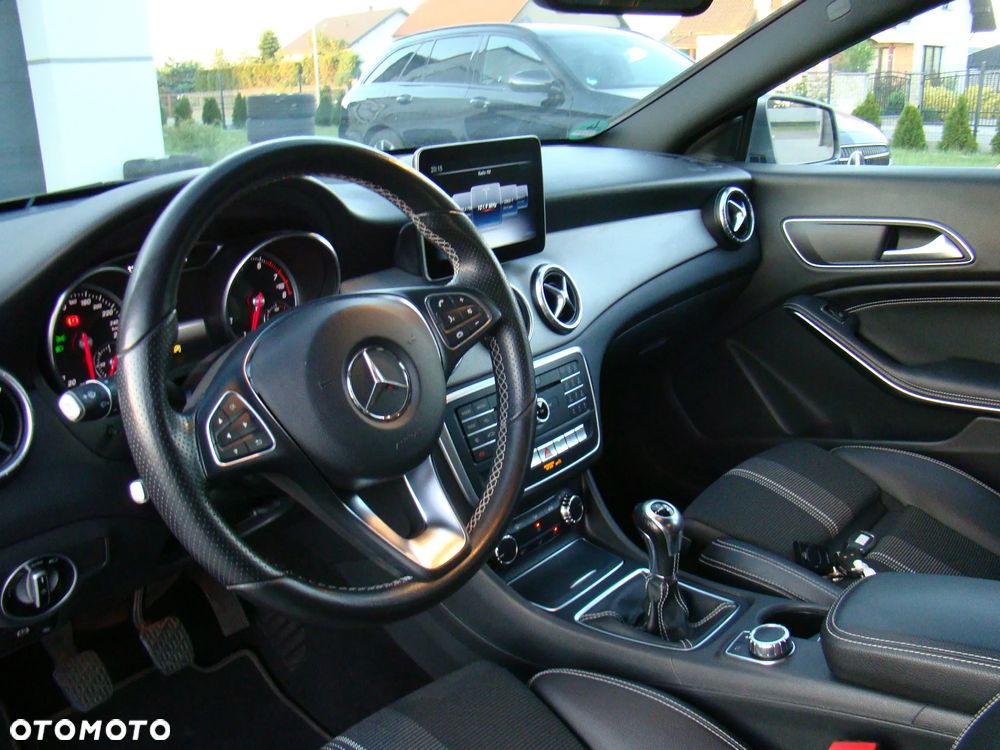 Mercedes-Benz CLA - 23