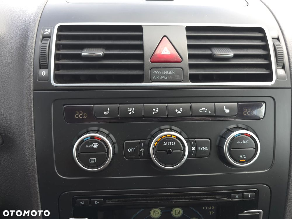 Volkswagen Touran 1.6 TDI DPF BlueMotion Technology DSG MATCH - 25