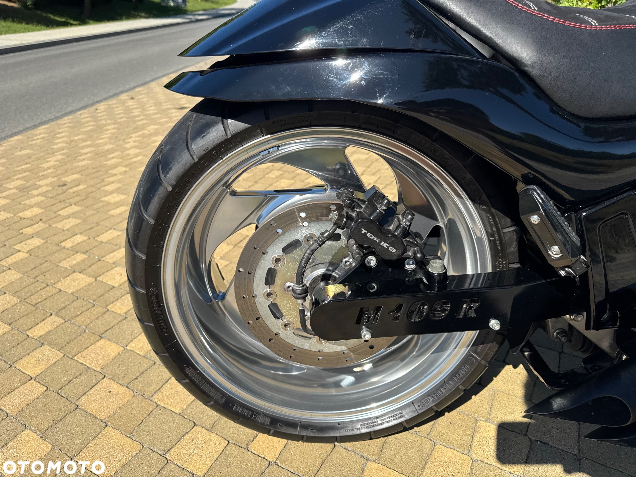 Suzuki Boulevard - 25
