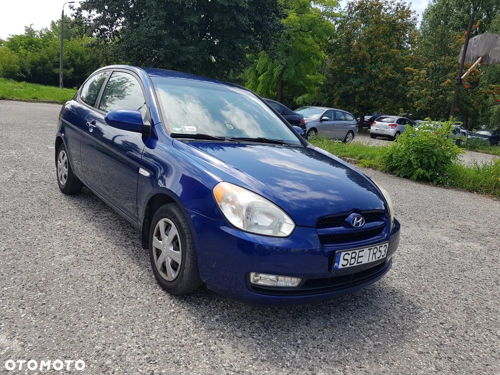 Hyundai Accent - 2