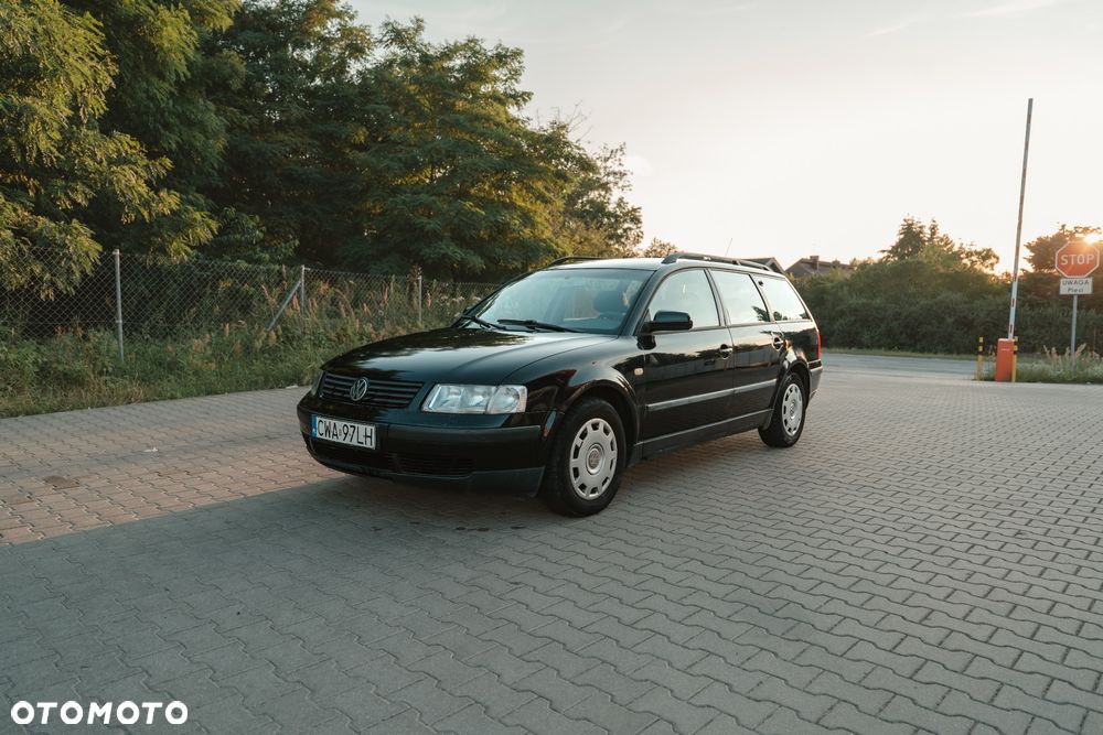 Volkswagen Passat - 1
