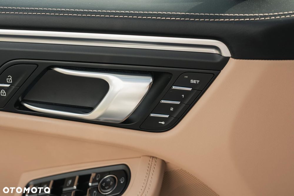 Porsche Macan Standard - 25