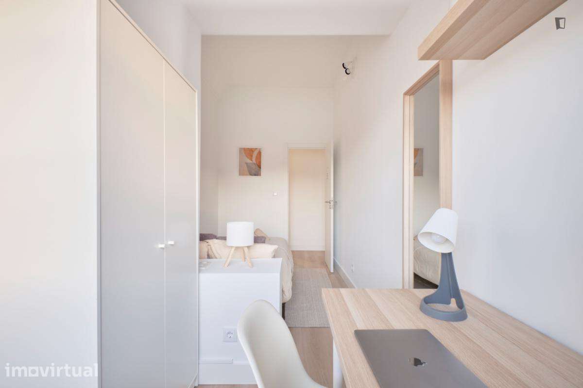 Quarto - localizado em Alameda Lisbon - Grande imagem: 4/35