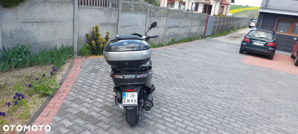 Piaggio X10 - 30