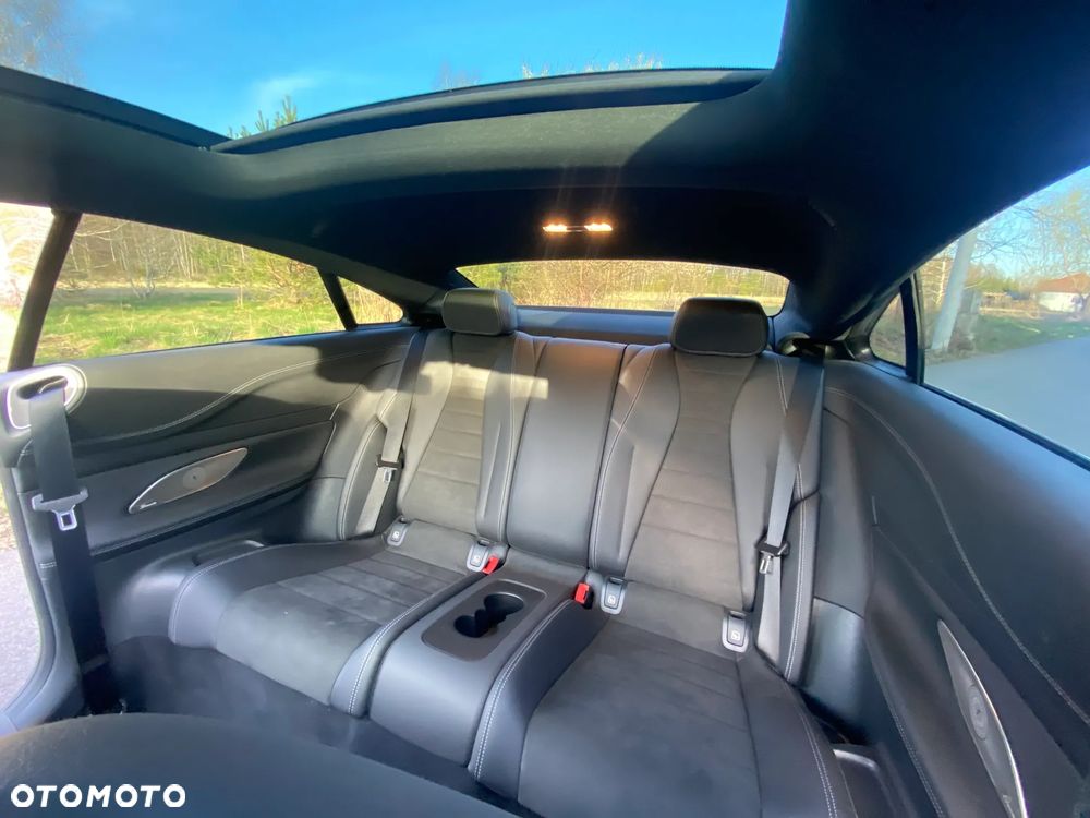 Mercedes-Benz Klasa E 200 4-Matic AMG - 15