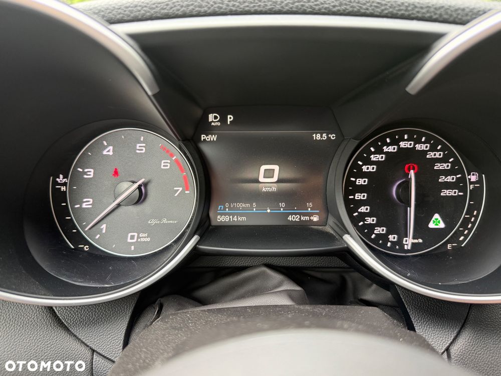 Alfa Romeo Giulia - 17