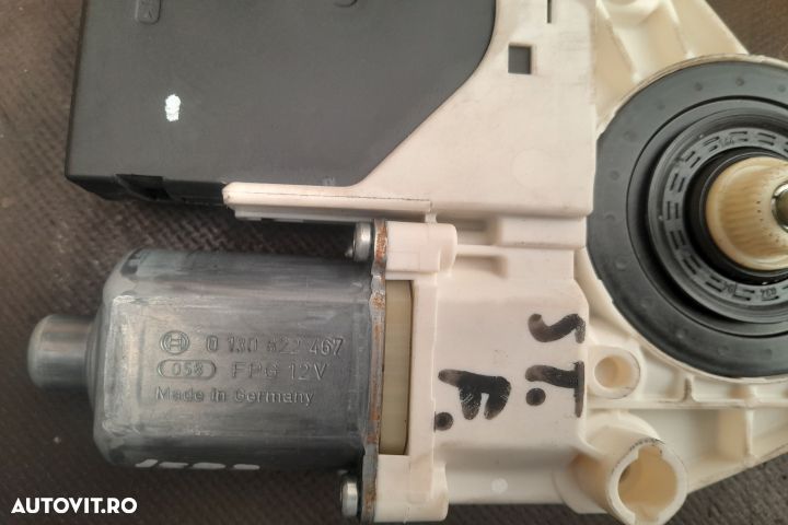 Motoras macara geam fata stanga 0130822467 / 5N0959701G 0130822467 / - 2