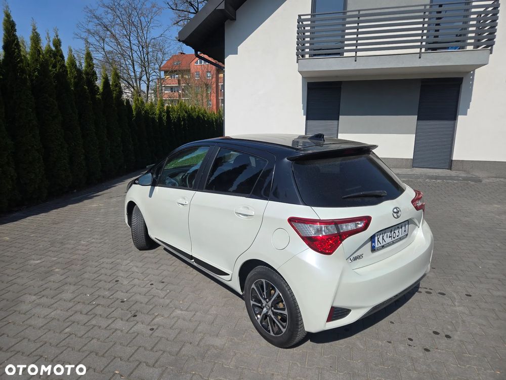 Toyota Yaris 1.5 Premium - 6