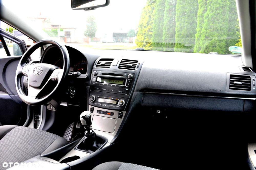 Toyota Avensis 1.8 Premium - 27