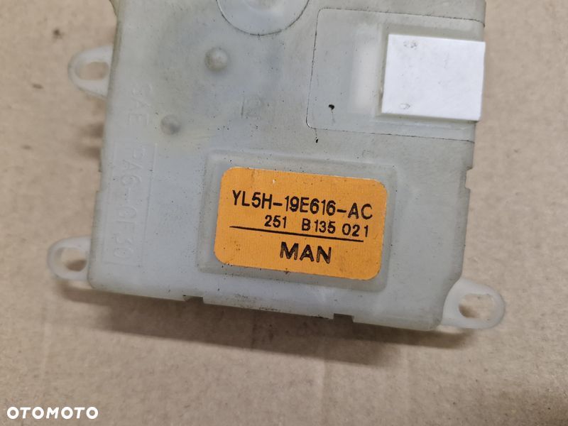 LINCOLN NAVIGATOR 2 II SILNICZEK NAGRZEWNICY NAWIEWU YL5H-19E616-AC - 4