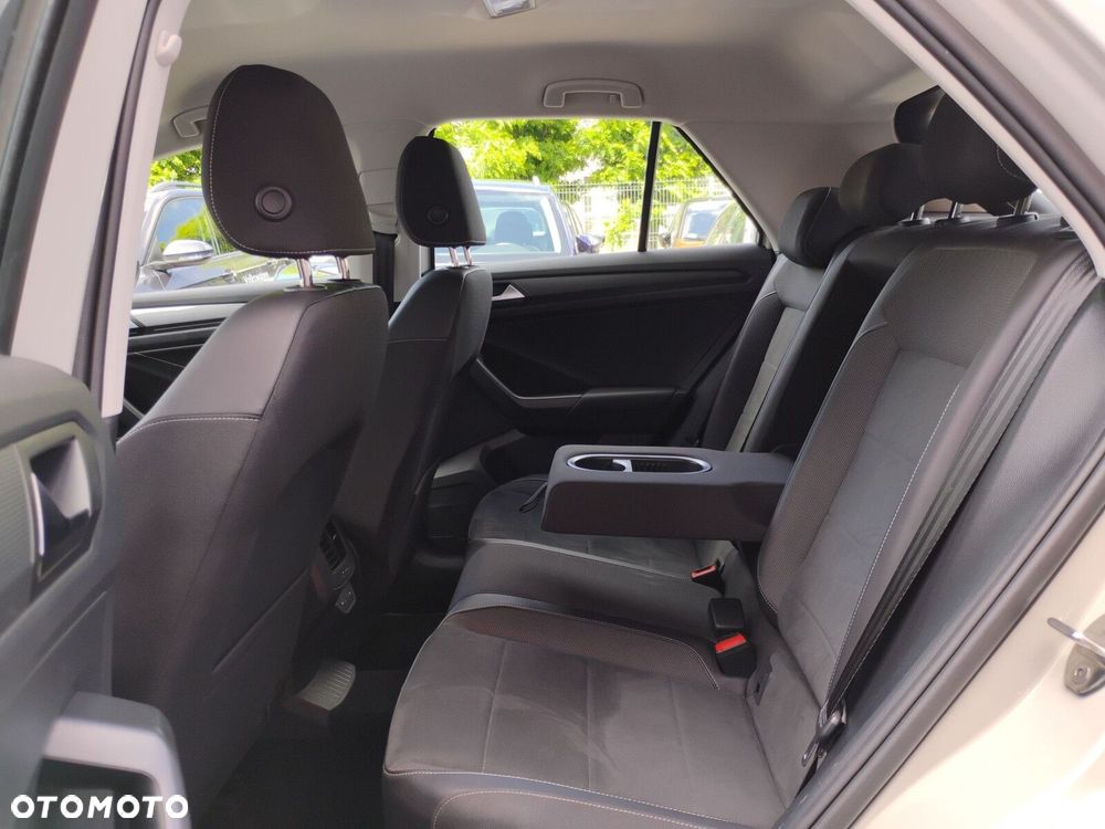 Volkswagen T-Roc - 28