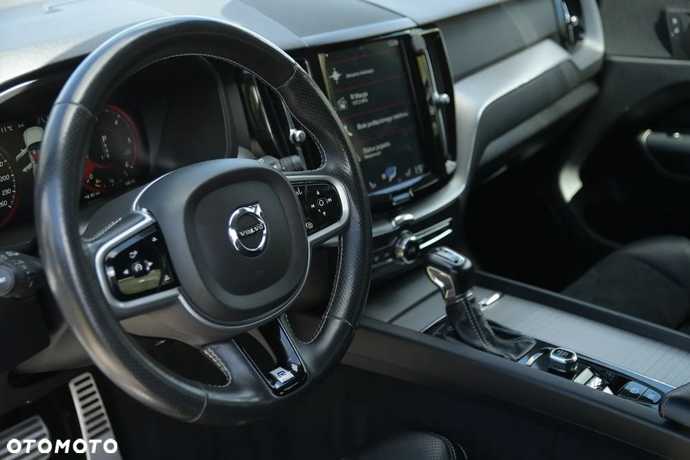 Volvo XC 60 D4 AWD R-Design - 25