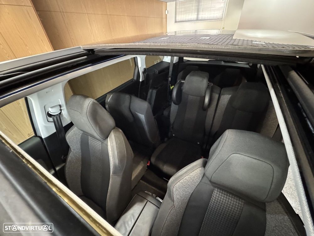 Peugeot 5008 1.5 BlueHDi Allure Pack EAT8 - 28