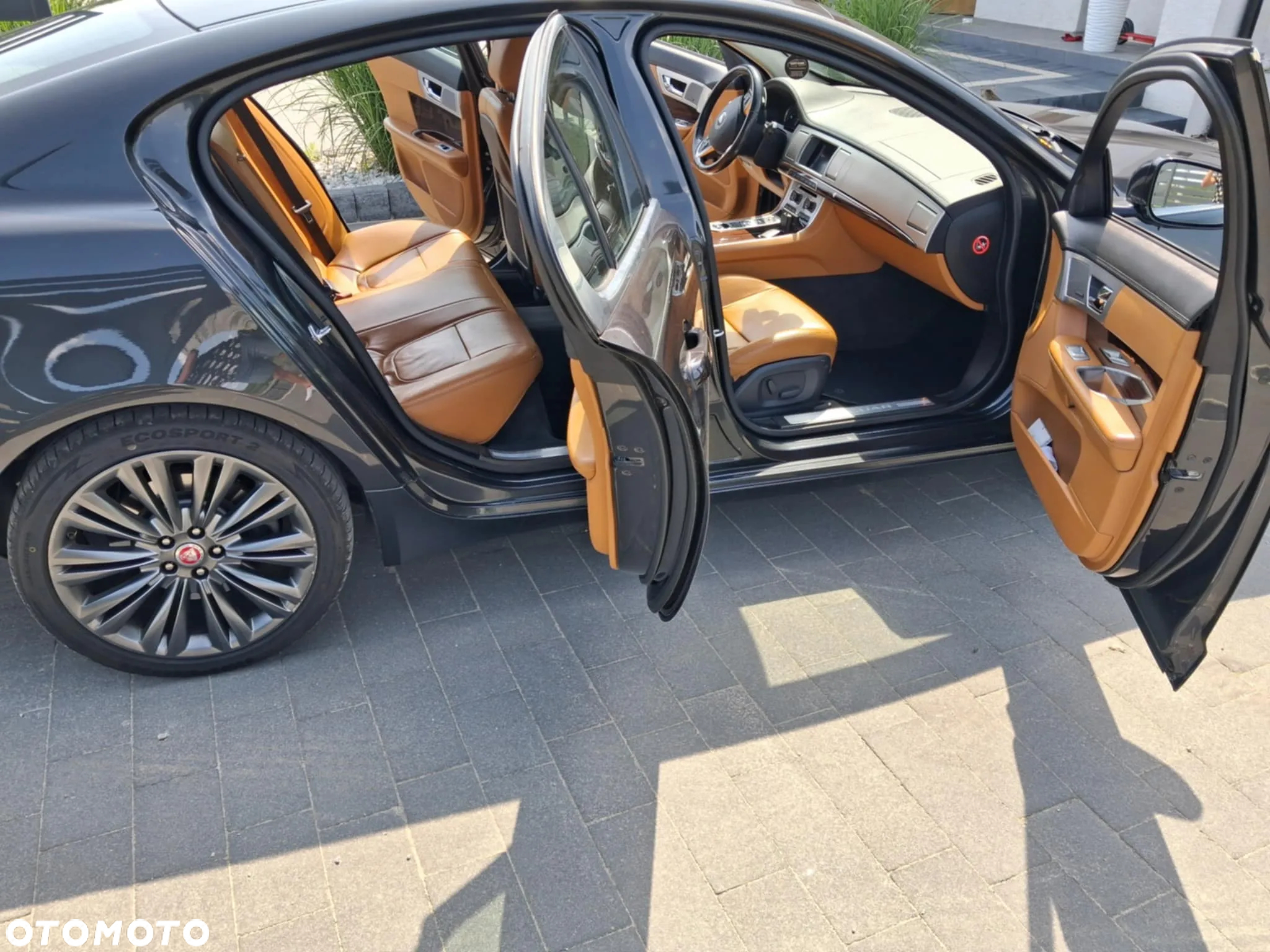 Jaguar XF - 4