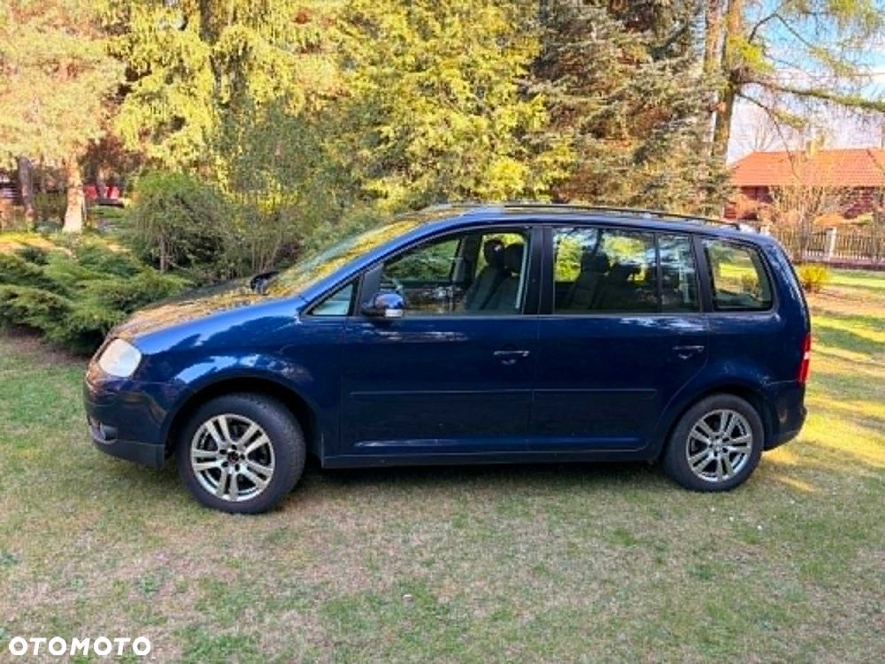 Volkswagen Touran - 3