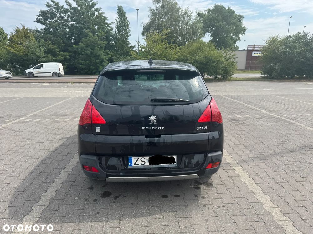 Peugeot 3008 Hybrid4 - 5