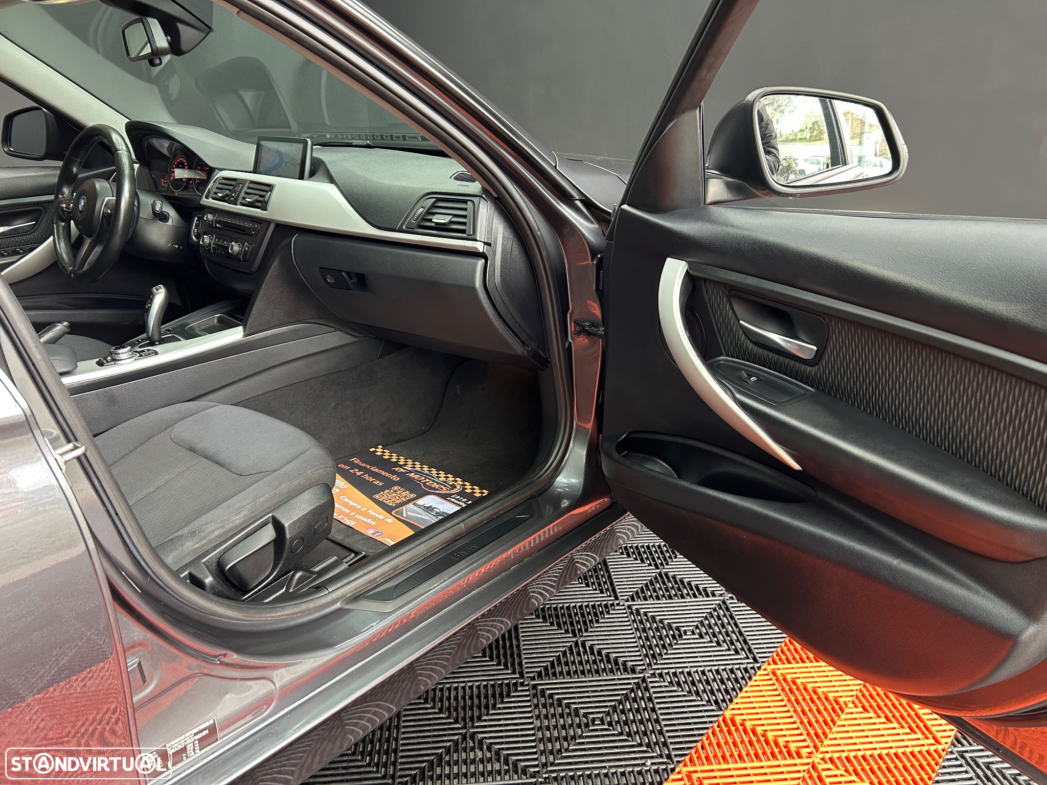BMW 320 d Touring Auto Line Sport - 37