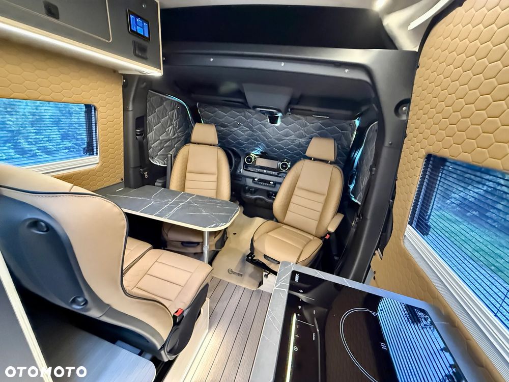 Mercedes-Benz Sprinter - 11
