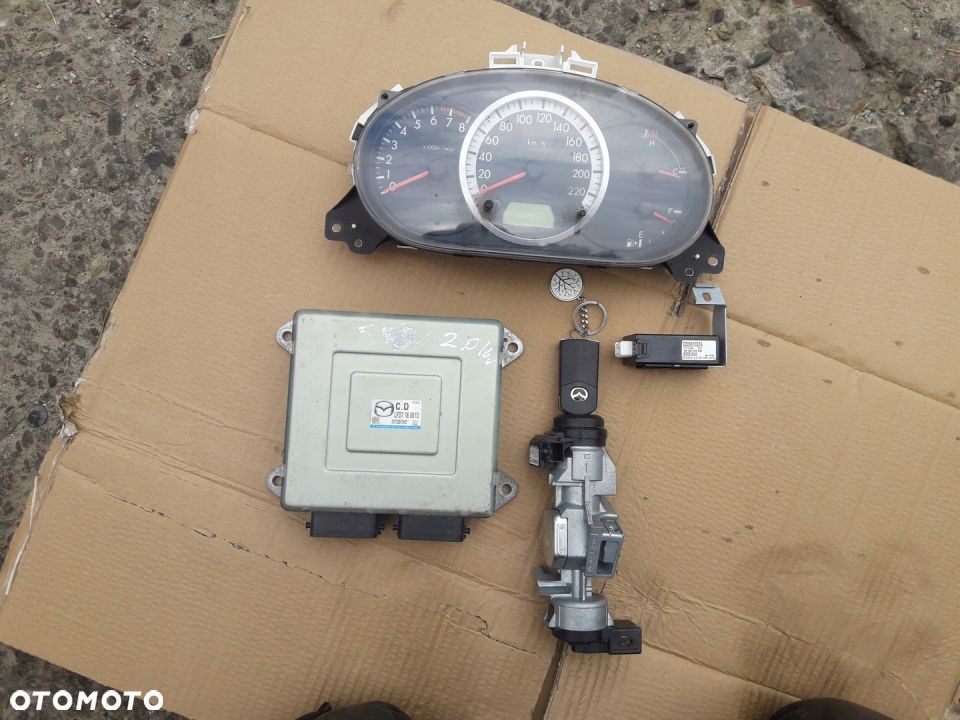 Mazda 5 05-10 CR 2.0 16V Komputer Sterownik LFD7 - 1