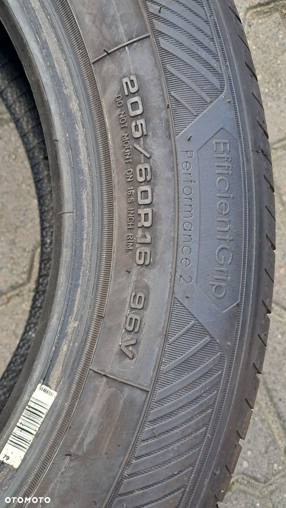 205/60R16 96V Goodyear Efficient Grip Performance 2 - 5
