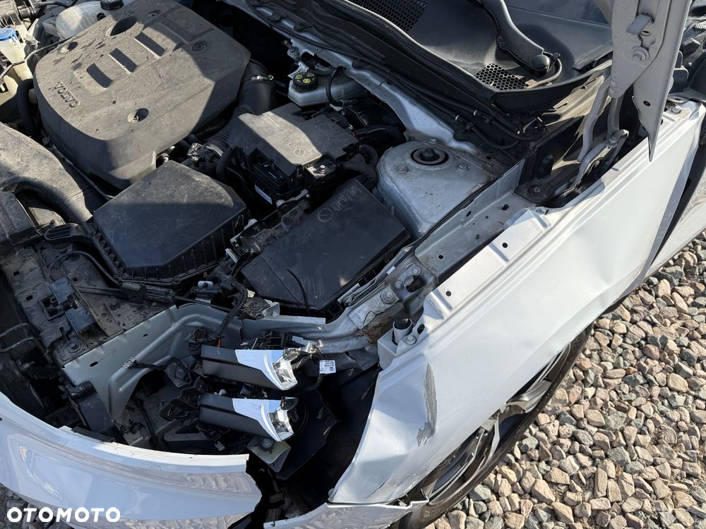 Volvo XC 40 D3 AWD Geartronic R-Design - 23