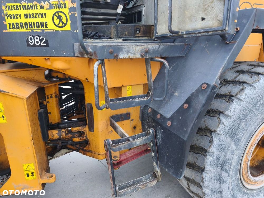 Case 821C - 14