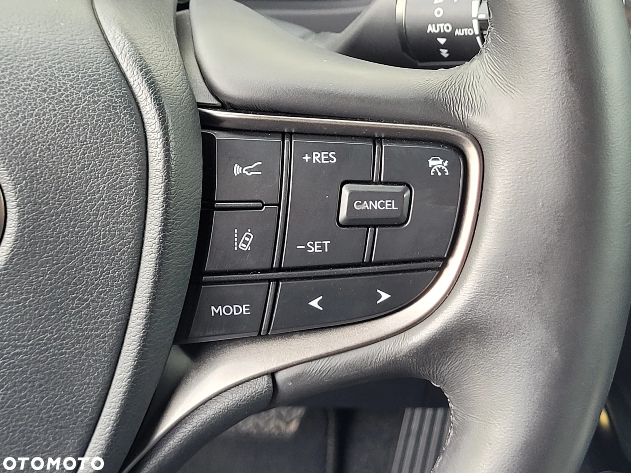 Lexus UX 200 GPF F Sport Design 2WD - 24