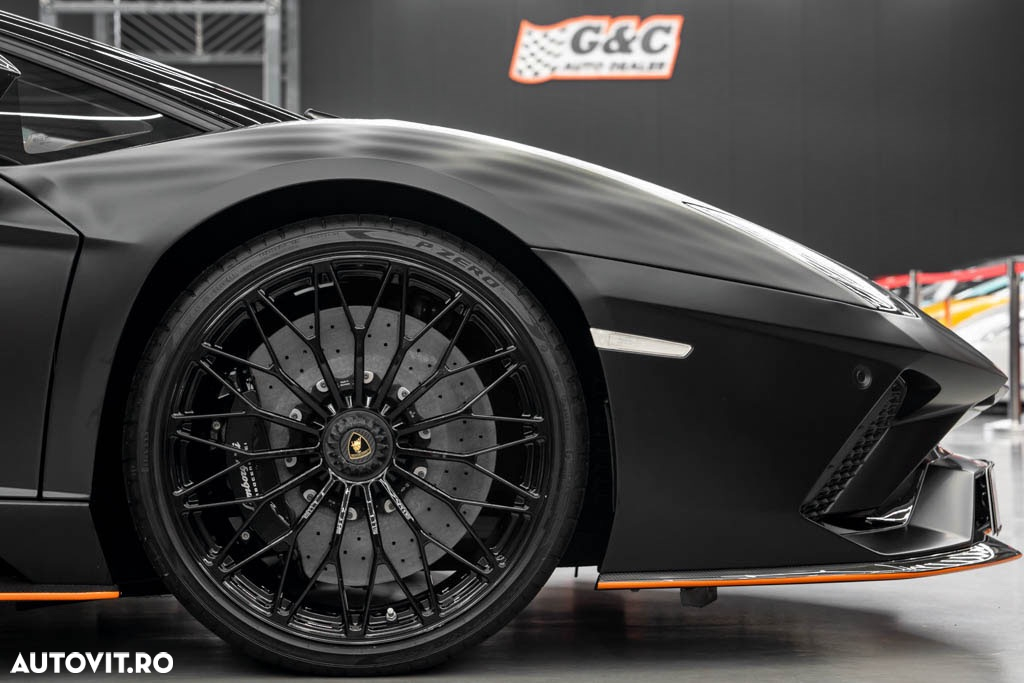 Lamborghini Aventador S Roadster - 8