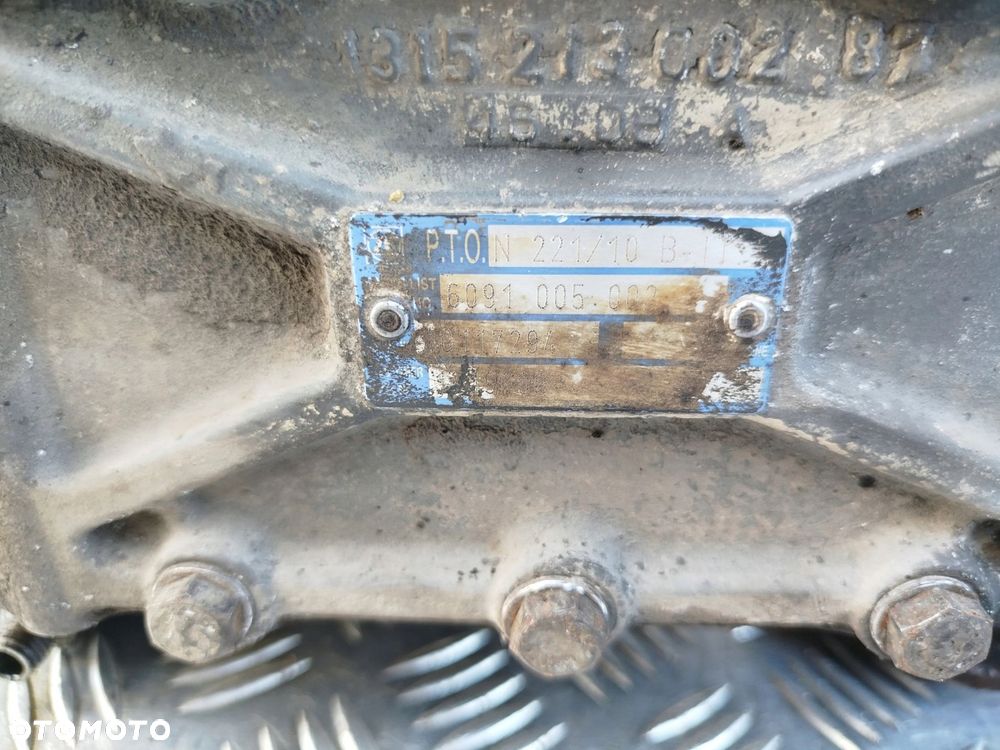 PRZYSTAWKA ODBIORU MOCY DAF XF 106 - 4