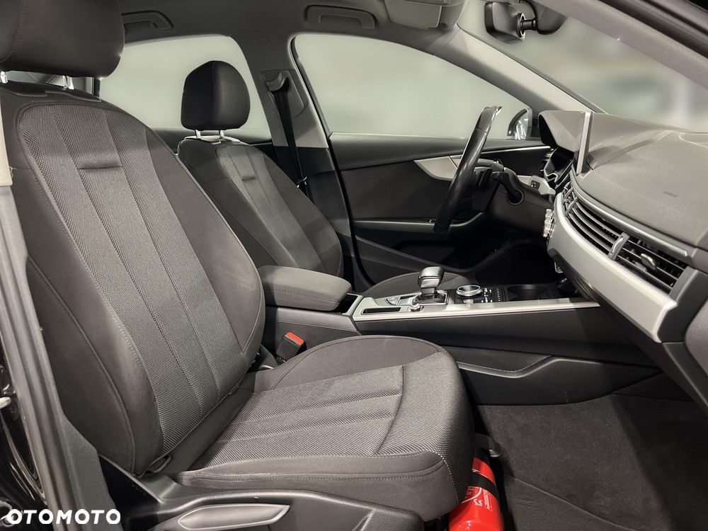 Audi A4 Limousine - 12