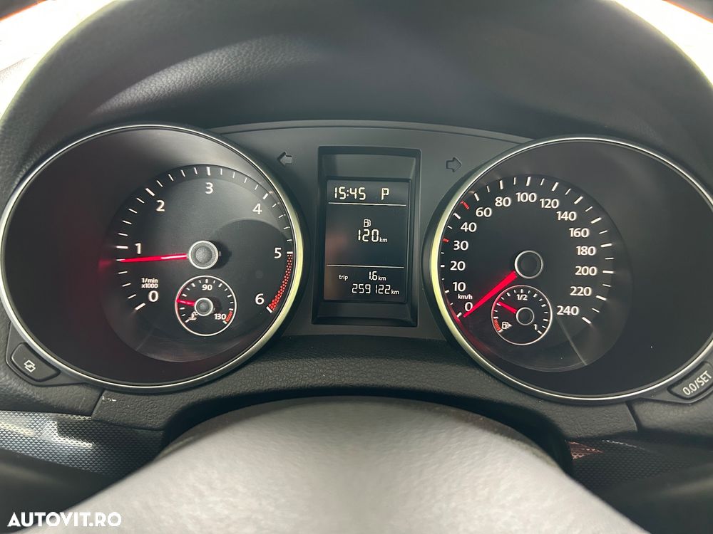 Volkswagen Golf 2.0 TDI DPF DSG Style - 11