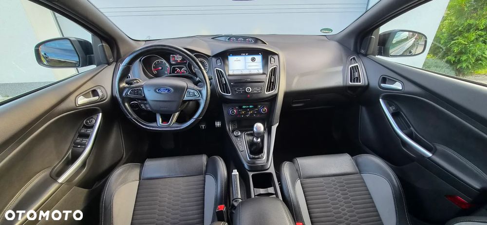 Ford Focus ST2 - 25