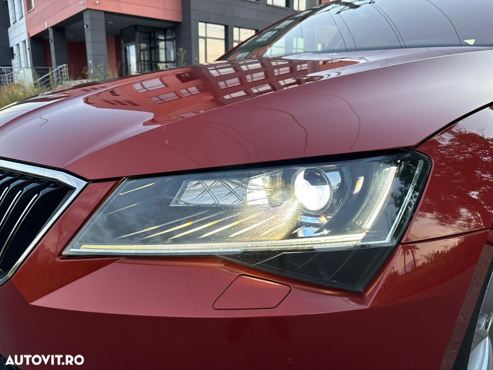 Skoda Superb 2.0 TDI DSG Premium Edition - 23