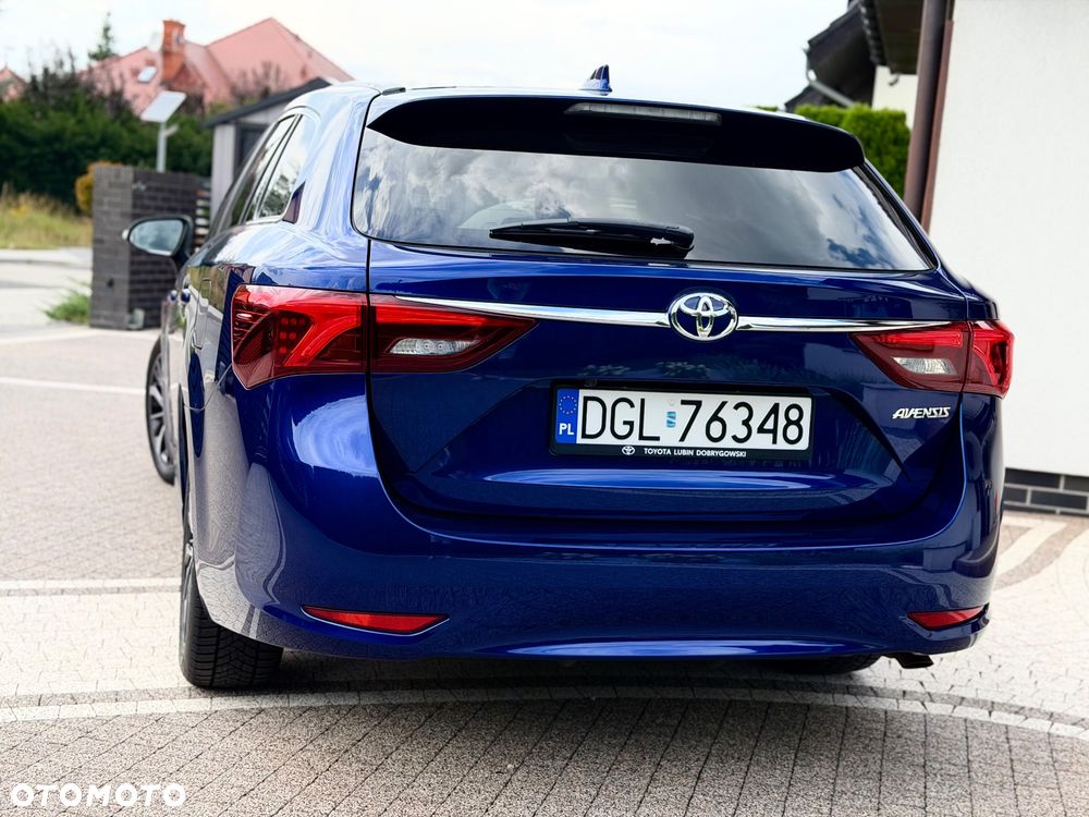 Toyota Avensis 2.0 D-4D Premium - 6