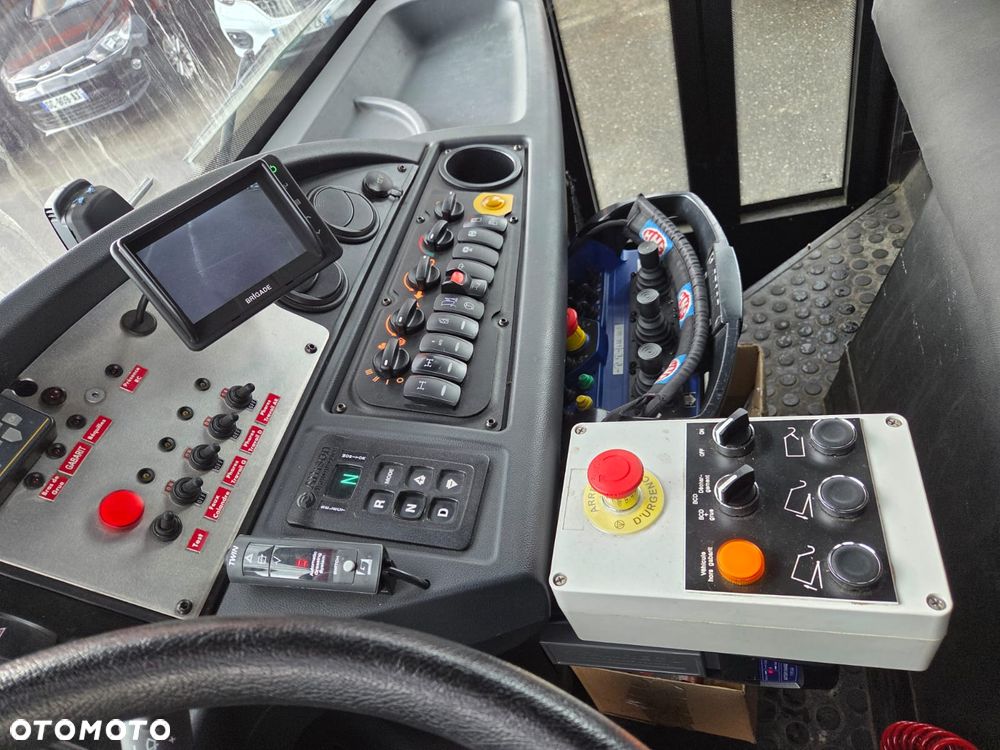 Renault Puncher D26 D Access Śmieciarka Wywrotka HDS do butelek - 10