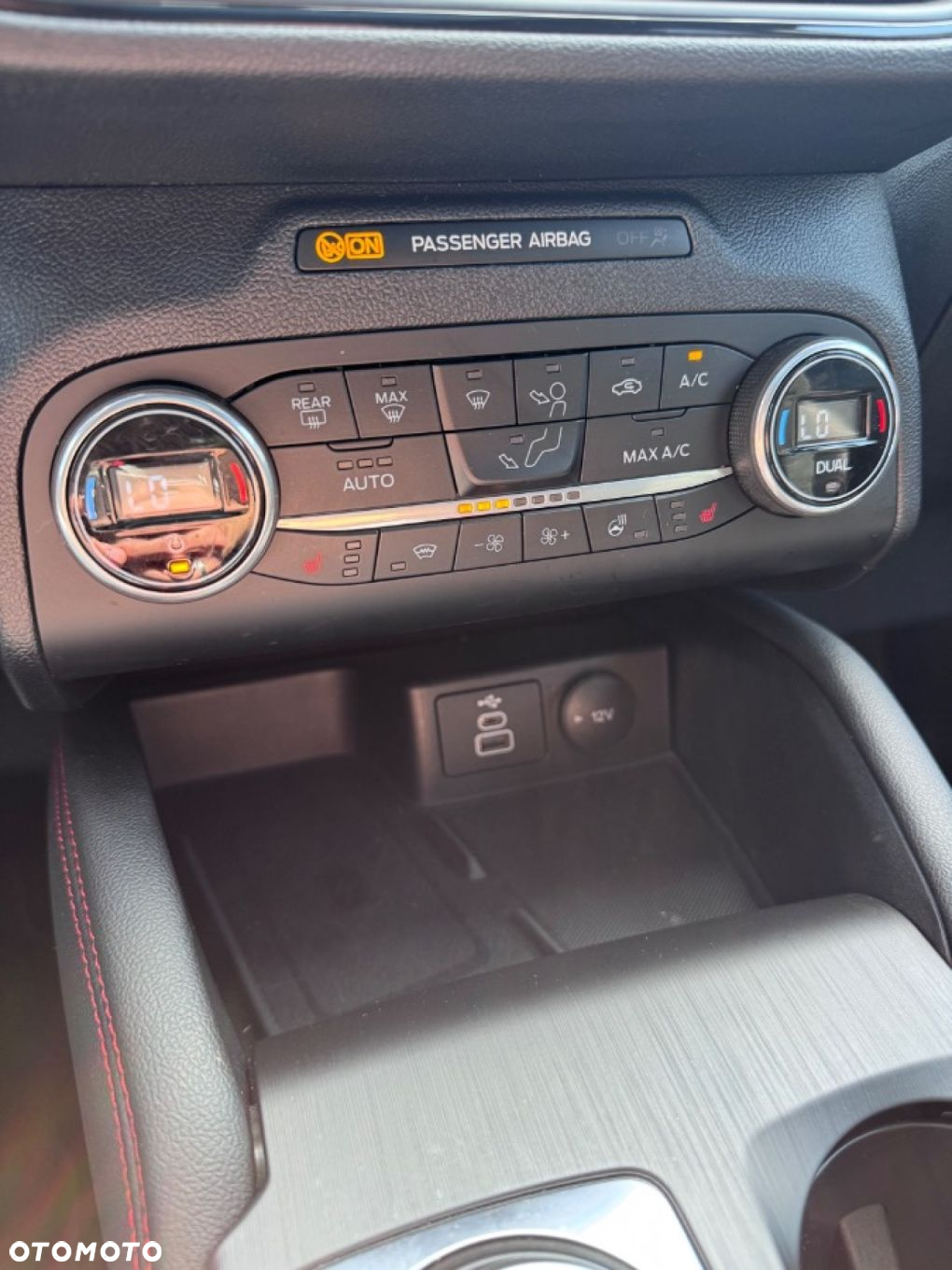 Ford Kuga - 27