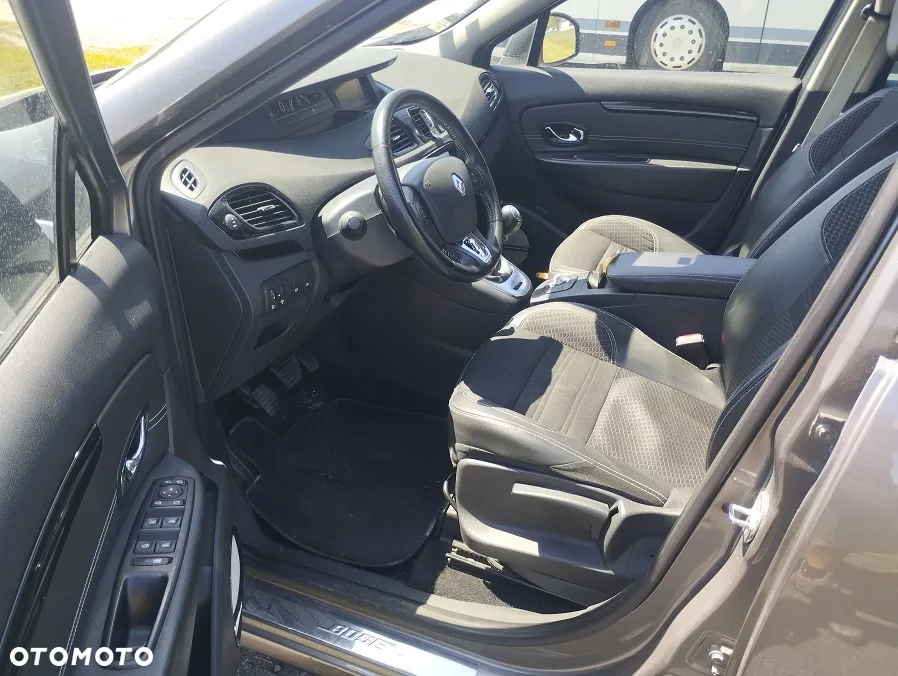 Renault Scenic 1.6 dCi Bose - 8