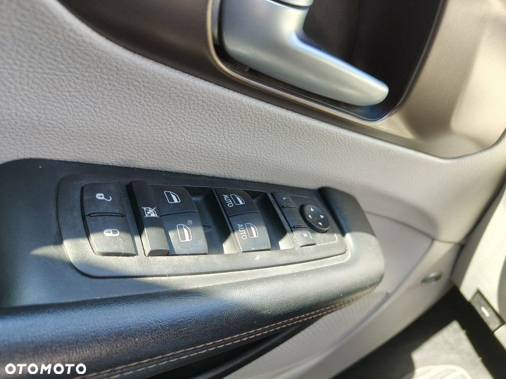 Chrysler Pacifica - 21